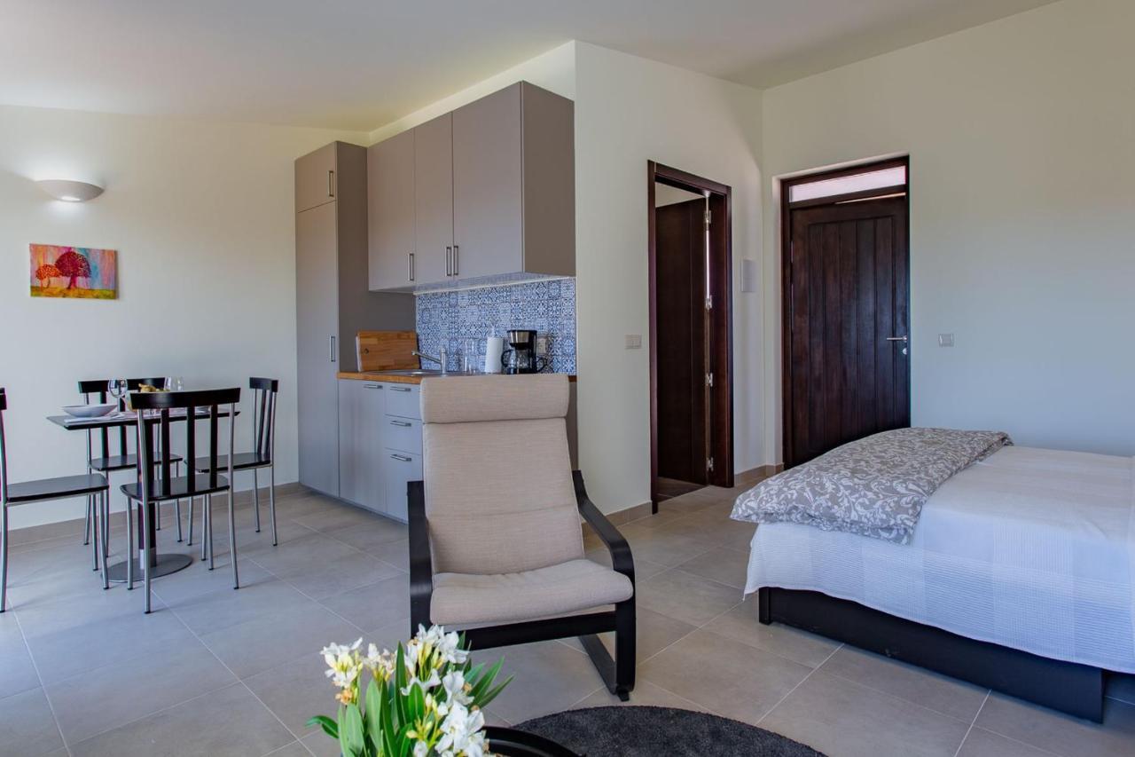 Corte Velada Guest House By Lovelystay ลากอส ภายนอก รูปภาพ
