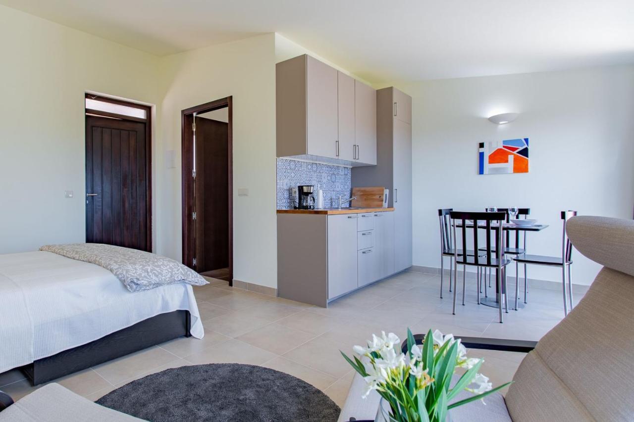 Corte Velada Guest House By Lovelystay ลากอส ภายนอก รูปภาพ