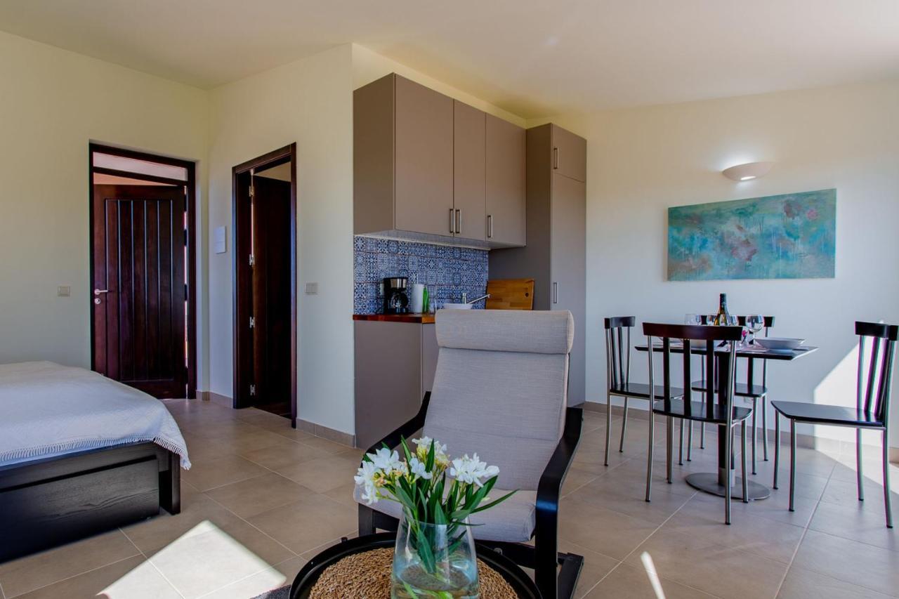 Corte Velada Guest House By Lovelystay ลากอส ภายนอก รูปภาพ